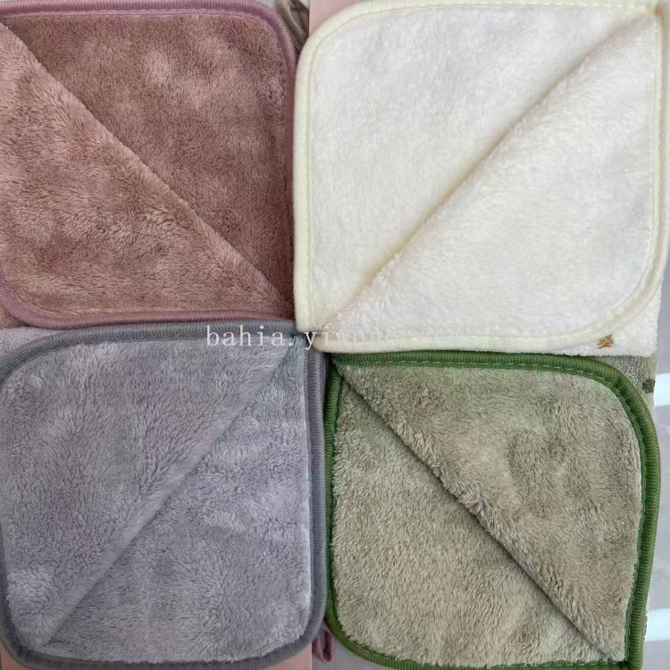 The kitchen cleaning cloth is soft, absorbent and does not shed fibers. It is a cartoon bear printed coral fleece towel Application Scenario