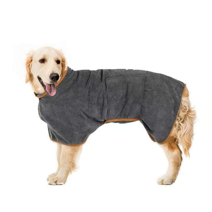 Pet dog quick-drying towel coat, pet comb, pet supplies, pet toothbrush, pet cat petting gloves, cat electric clipper Application Scenario