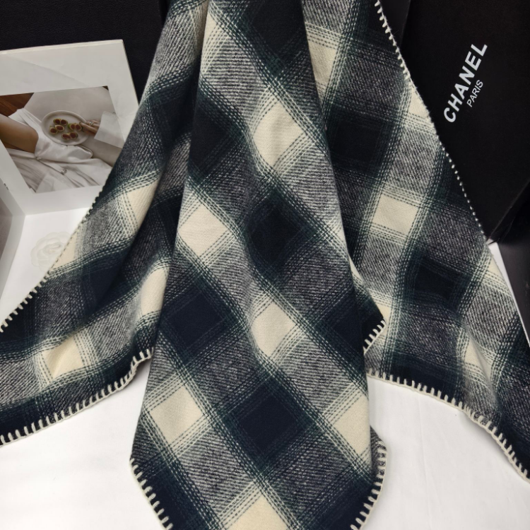 Export scarf wholesale e-commerce live streaming Korean British-style fringed triangular scarves supply chain supply details Picture