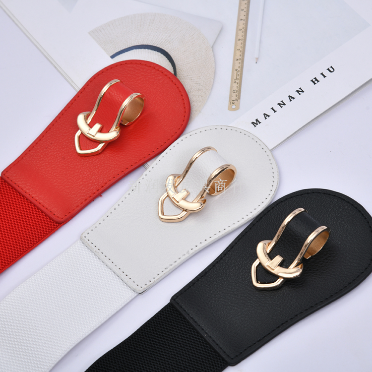 The wide belt with elastic and tight design is a versatile accessory for ladies. It is retro and fashionable, paired with a dress or down jacket. It looks slimmer when worn over a cinched waist Application Scenario