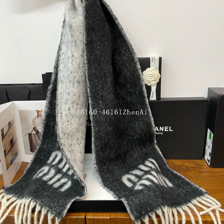 The new cross-border export winter atmosphere double-sided thick beard is supplied by the e-commerce live-streaming supply chain