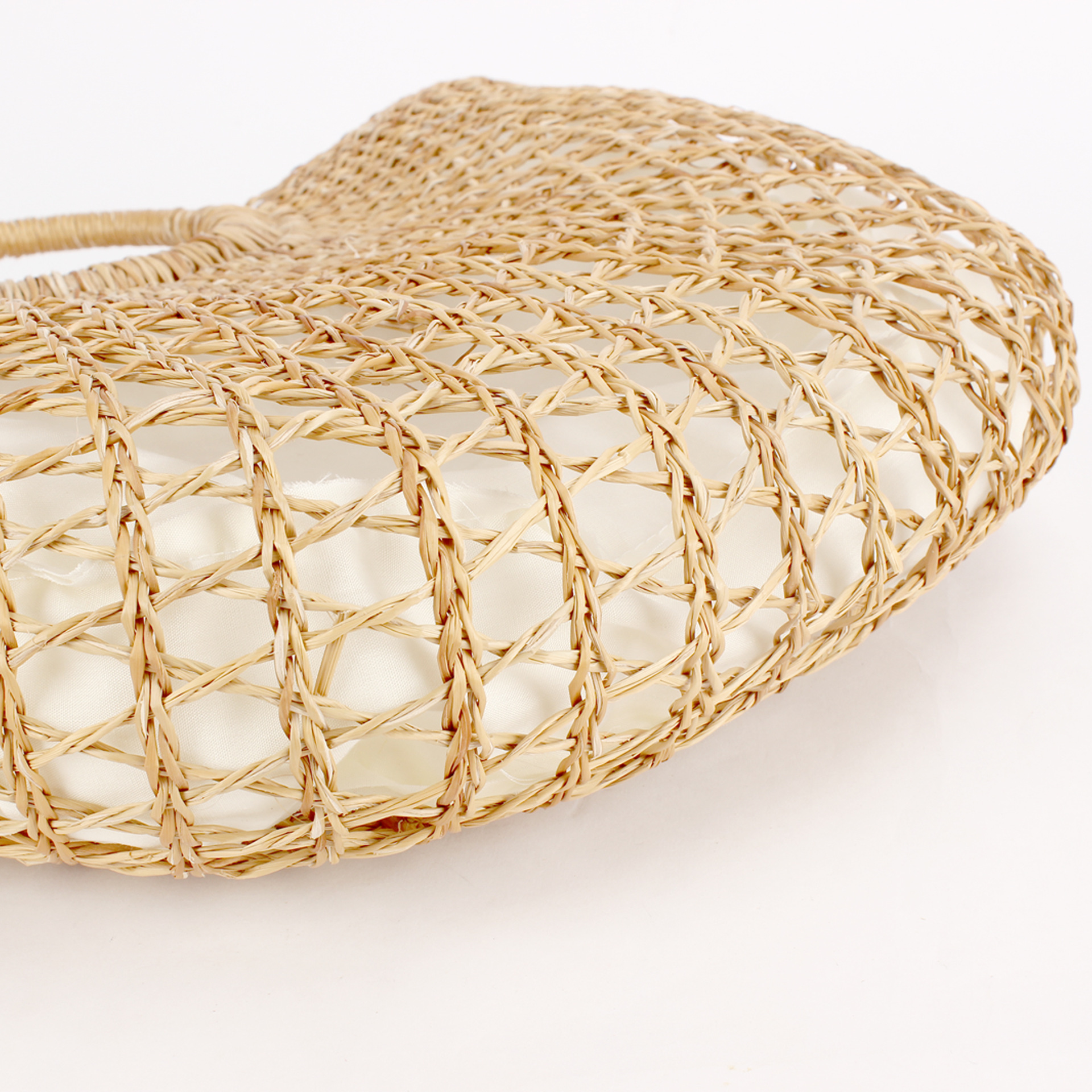 One-piece hand-woven semi-circular hand-held yellow grass woven bag for seaside vacation, versatile for daily use and commuting for ladies Specification image