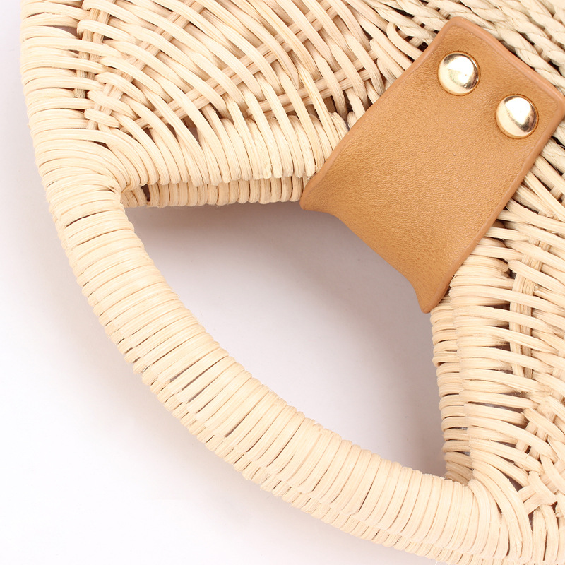 Japanese and Korean shell beach women's straw woven bag, small chanel-style crossbody and hand-carry dual-purpose casual woven bag, vacation picnic small bag Item Picture