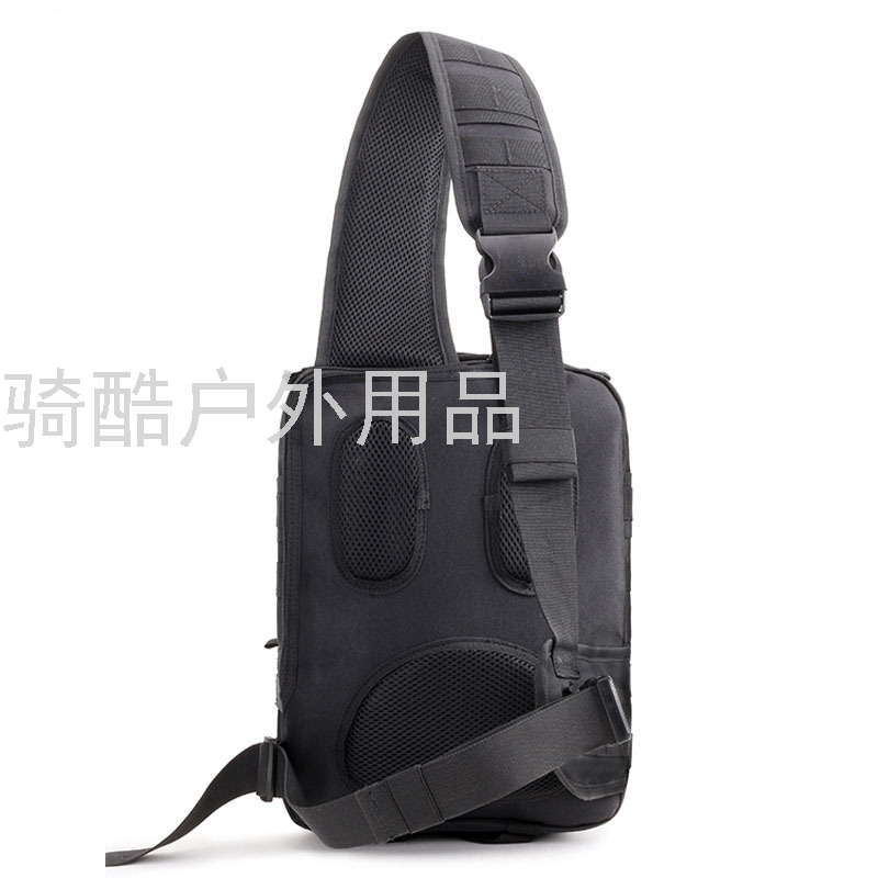 休闲迷彩牛津料胸包 运动多功能胸包野外骑行战术胸包
