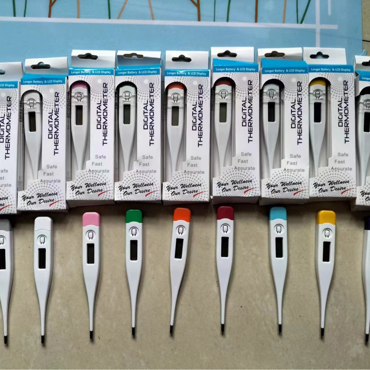 Cross-border electronic thermometers for foreign trade, children and adults, oral and armpit medical electronic temperature measurement needle thermometers Application Scenario
