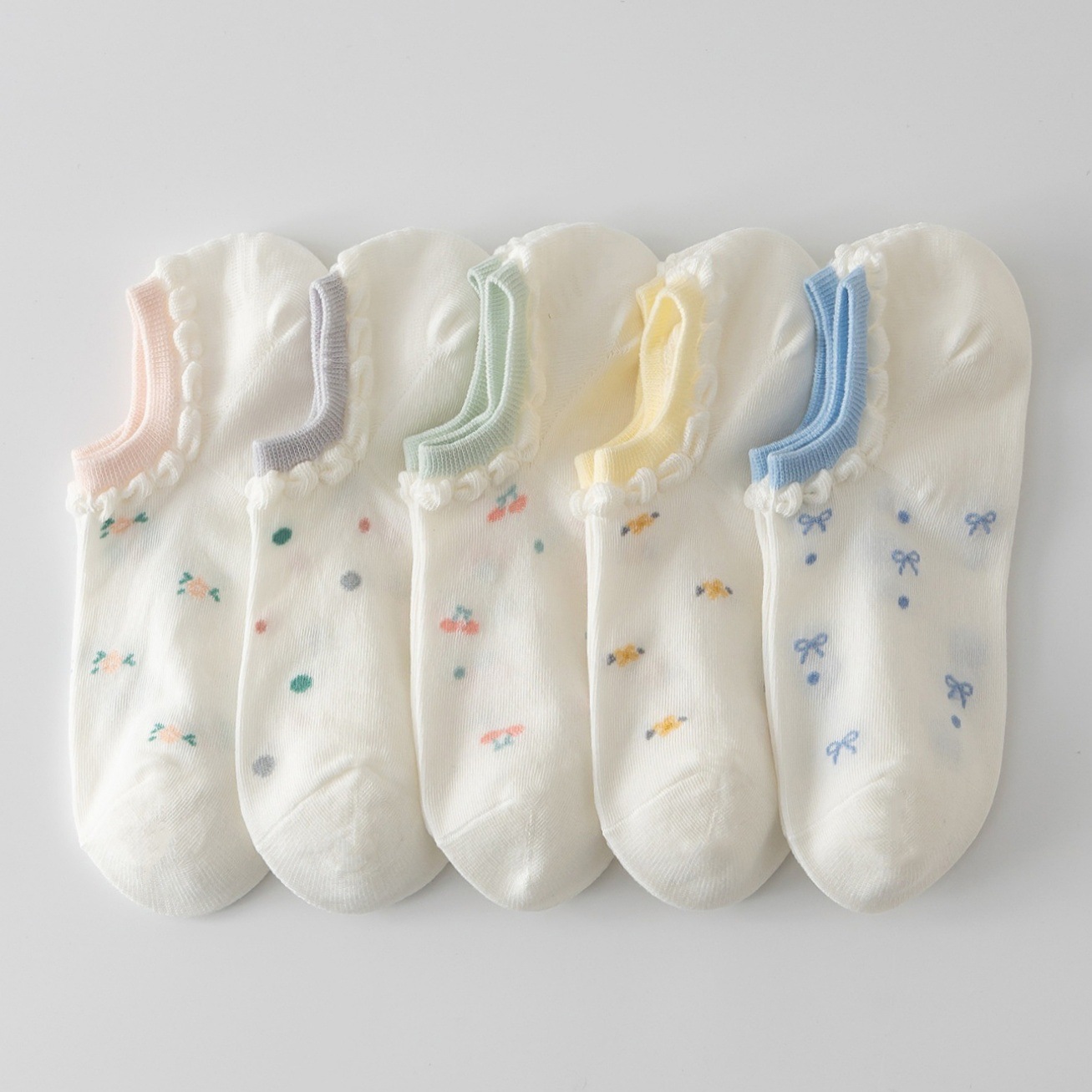 Fresh and light boat socks for spring and summer, thin, breathable, mesh, cute lace, short tube, shallow mouth socks, Japanese summer short socks Application Scenario