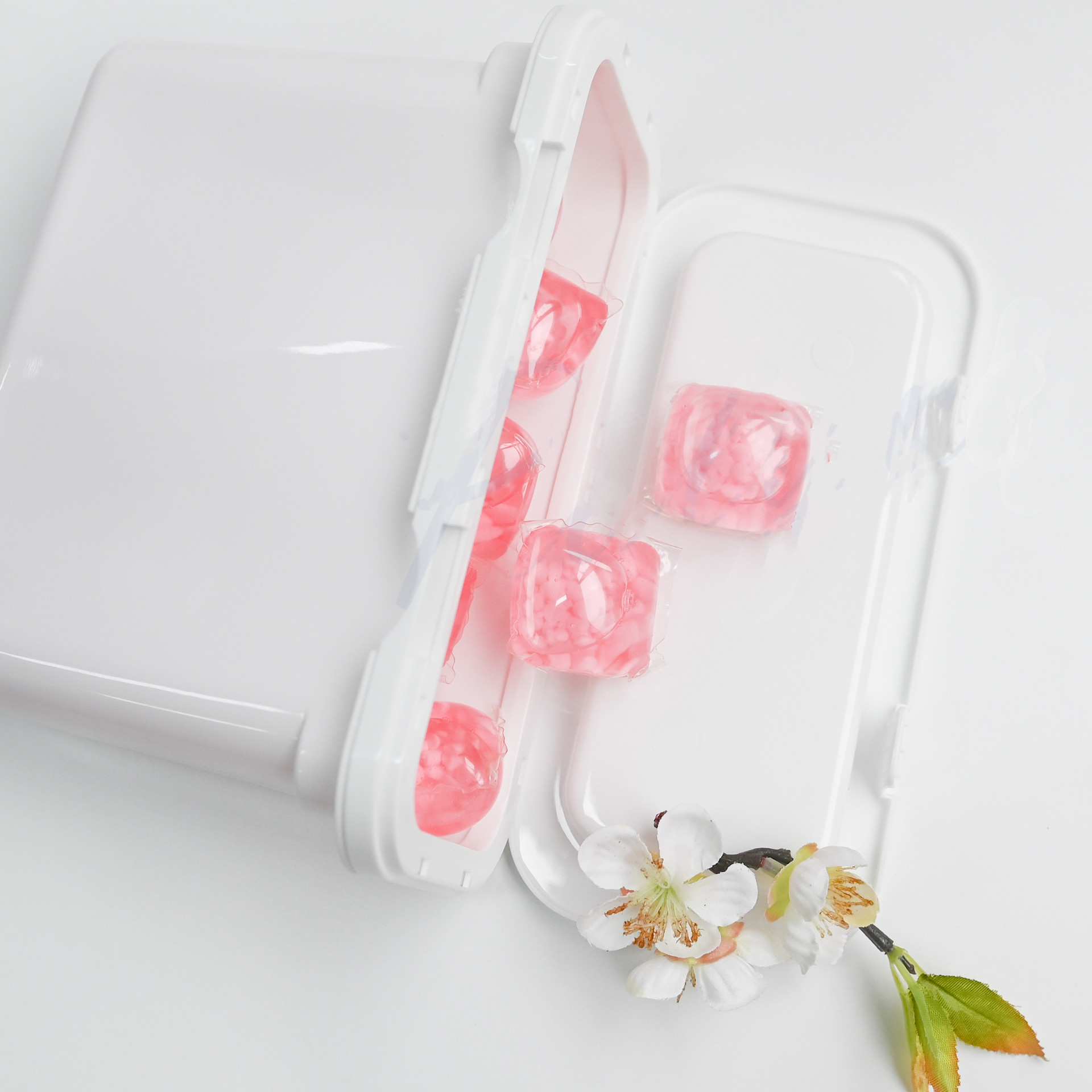 洗衣凝珠 留香珠8倍洁净除螨单腔洗衣摇摇珠柔顺8g洗衣球