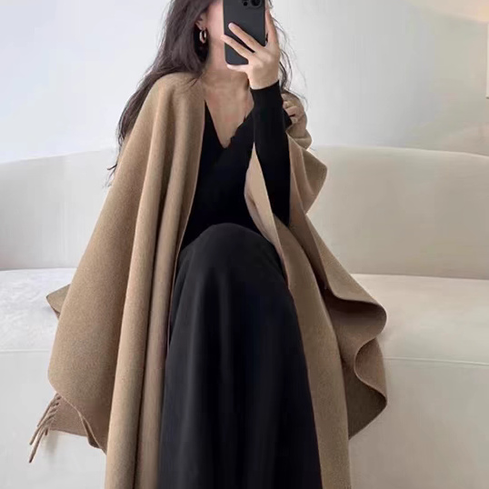 Cross-border scarf wholesale e-commerce live-streaming supply chain supply of solid-color imitation cashmere split shawls Item Picture