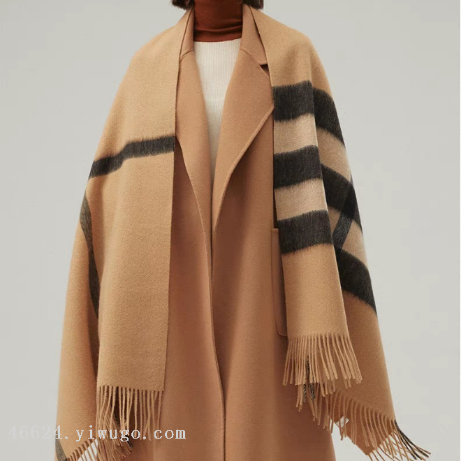 British classic checkered long scarves in stock, cross-border scarf wholesale, e-commerce live streaming supply chain Application Scenario