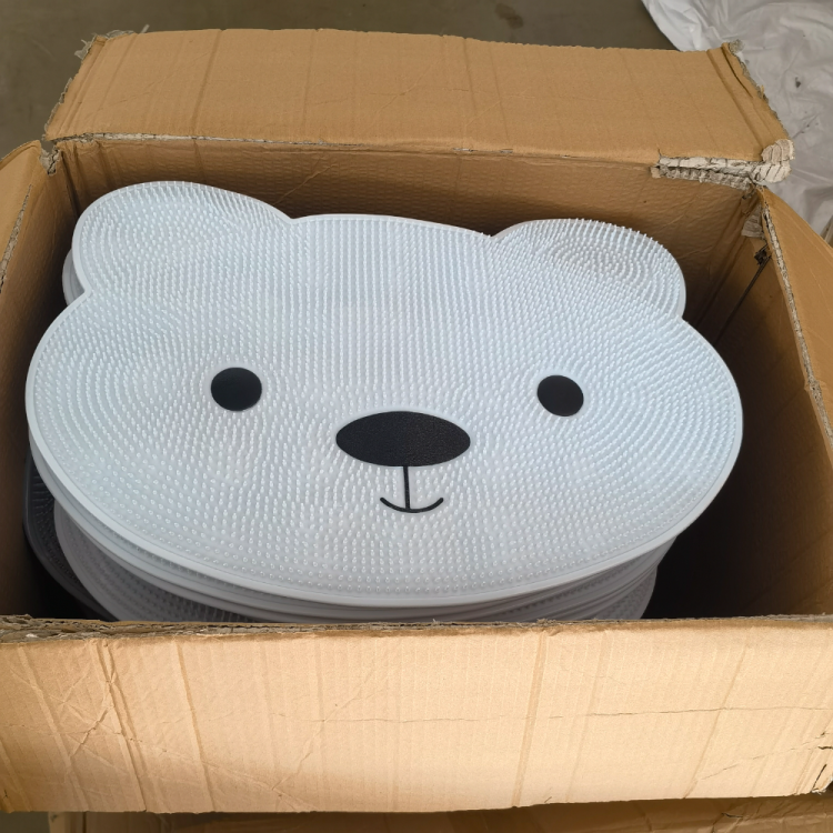 Cartoon bear children's cute shape waterproof bathroom solid color bath mat massage soft spiny anti-slip suction cup bathroom foot mat