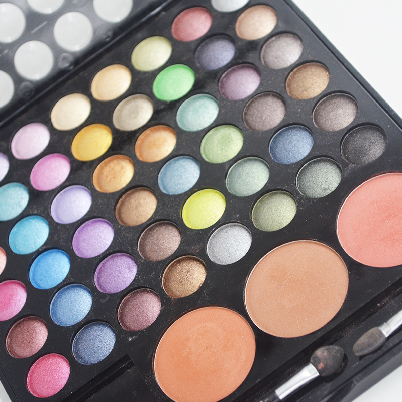 51-color fashionable women's makeup box, full professional makeup color palette products, makeup set, eraser making kit Application Scenario