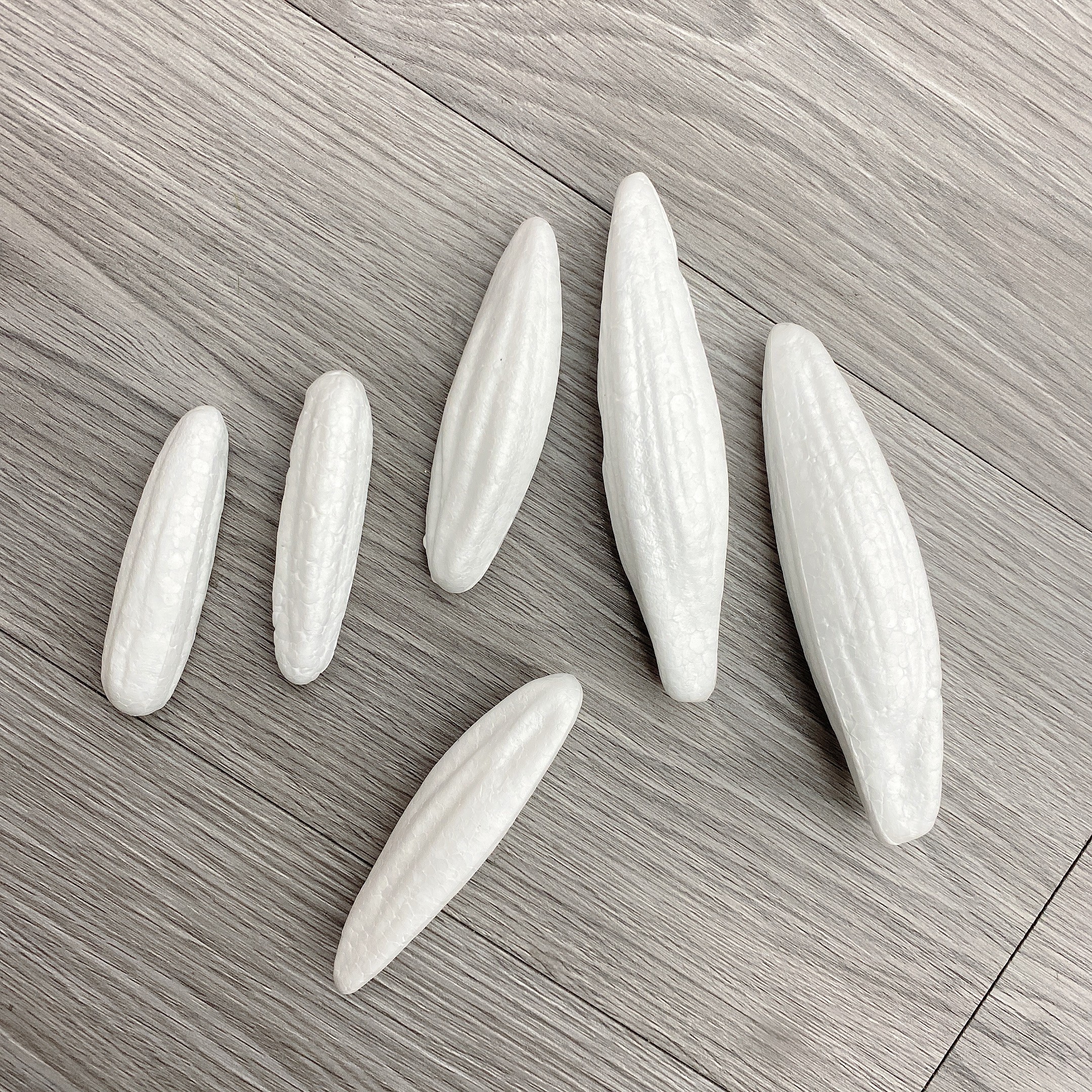 Small wholesale of silk mesh flower materials: white foam flower buds, lily flower buds, lily foam flower bags details Picture