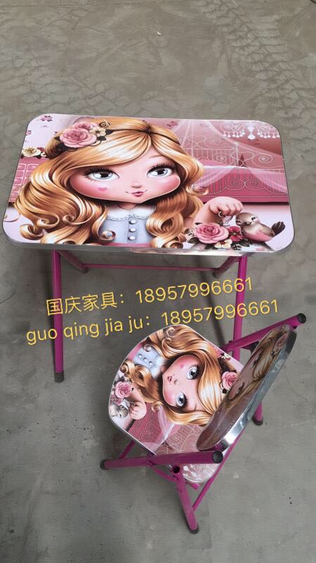 儿童学习桌椅实物图