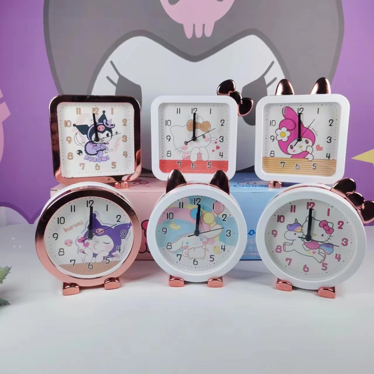 跨境新款创意卡通库洛米三丽鸥卡通闹钟学生卧室超静音懒人台钟白底实物图