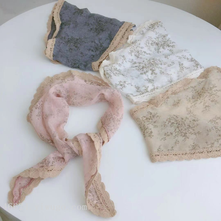 The export Japanese and Korean style triangular scarves are very elegant and fresh. The lace is all made of cotton and linen Application Scenario