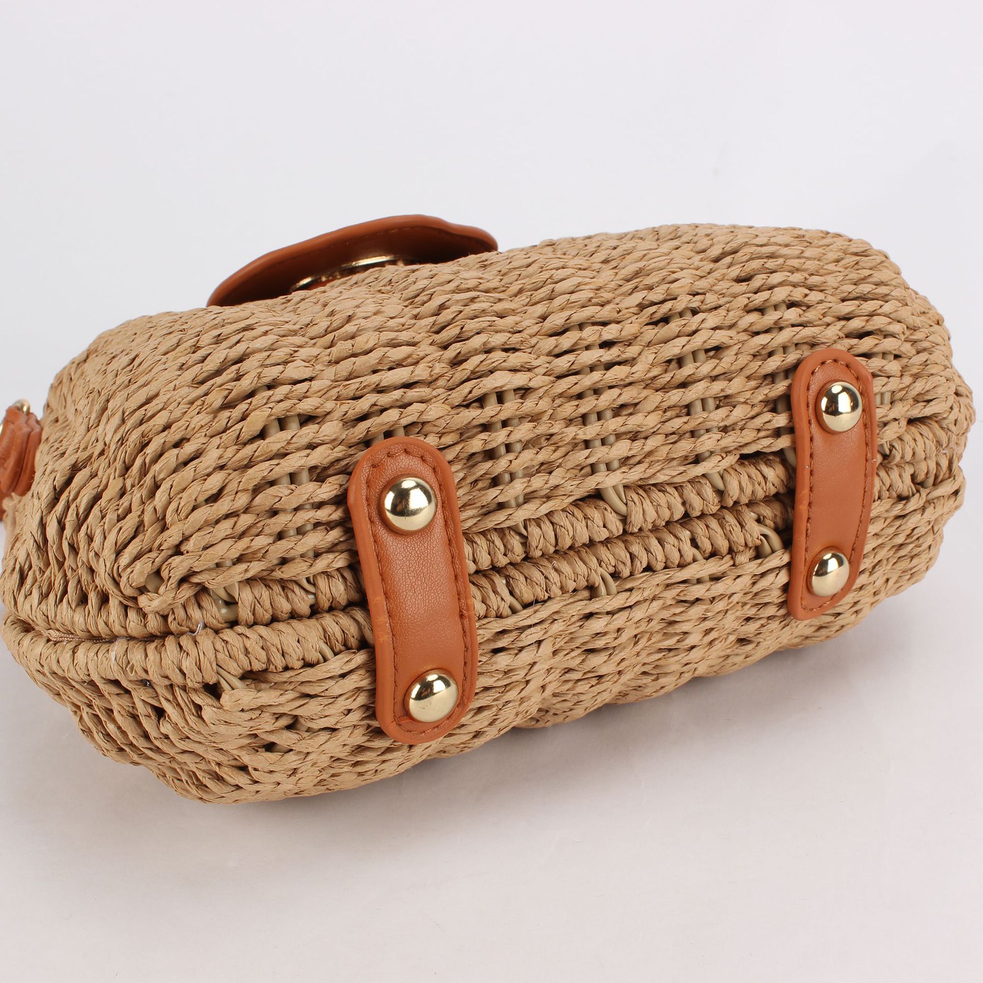 The new crossbody hand-woven bag is a versatile and unique lady's bag for beach vacations, daily leisure, work and commuting Specification image