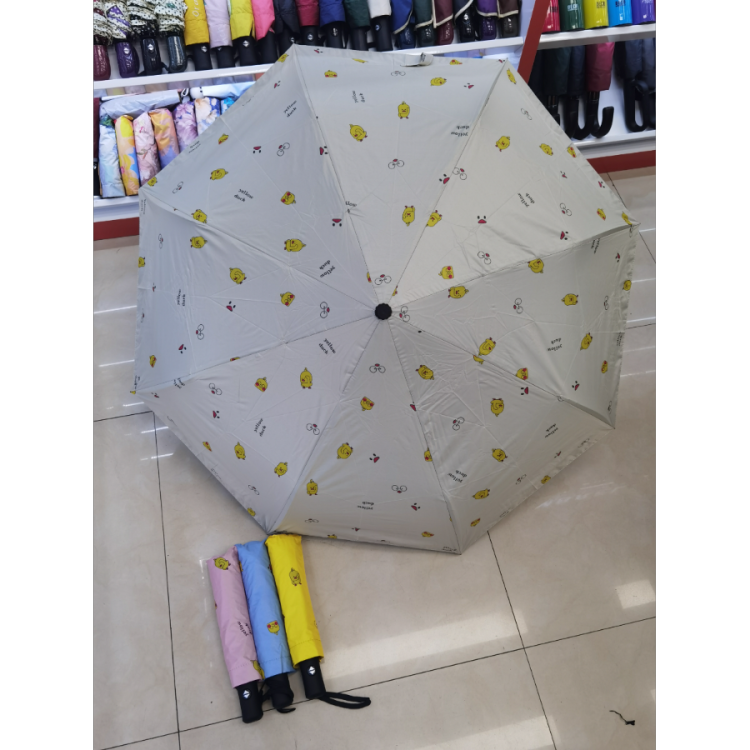 Fully automatic folding umbrella, black rubber UV protection, ladies' little yellow duck automatic umbrella, short-handled, all-weather and all-weather sunshade umbrella Application Scenario
