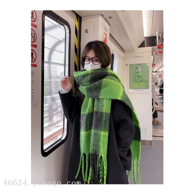 Cross-border scarf wholesale e-commerce live-streaming supply chain supply fluorescent green checkered thick beard scarves