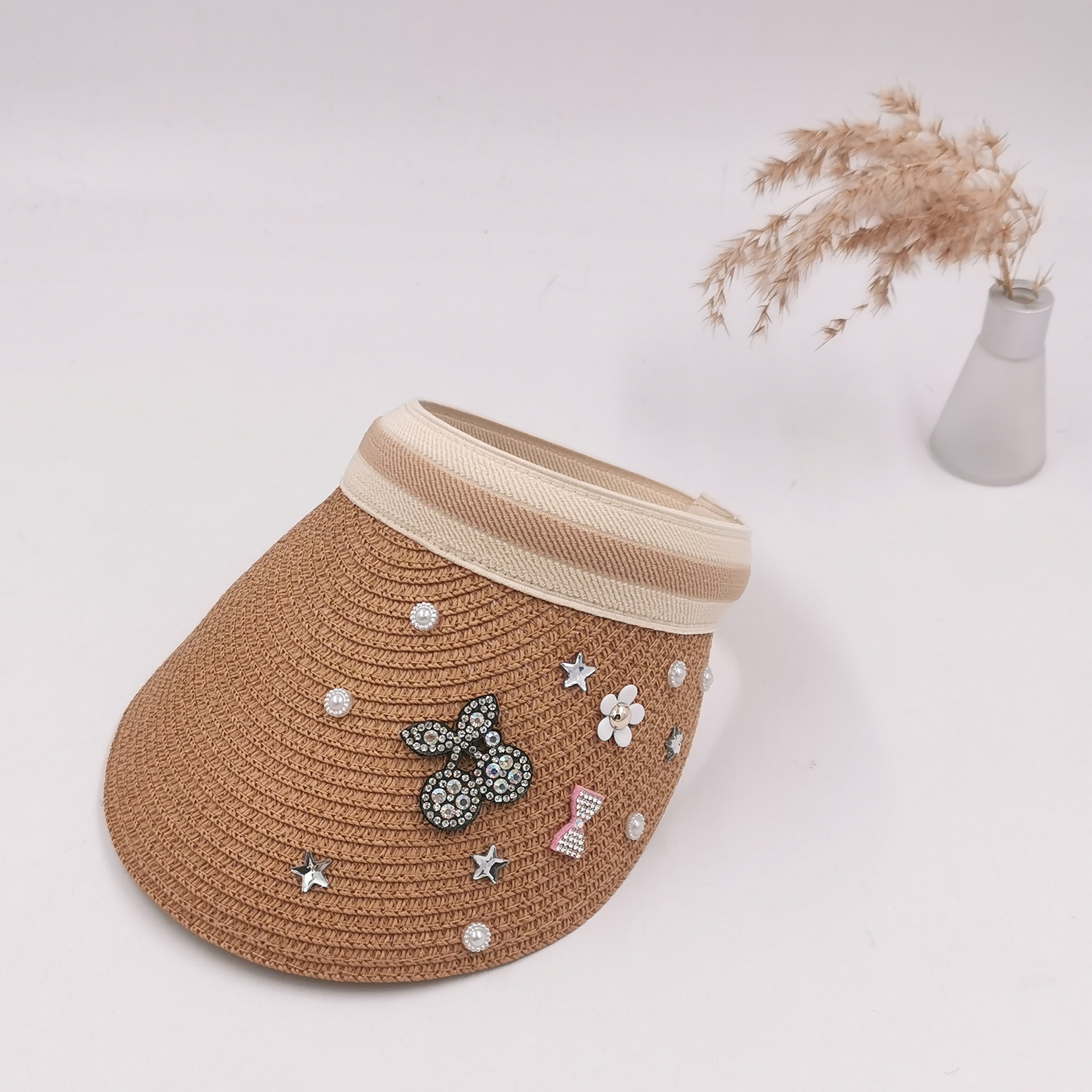 The new and elegant Korean version of the sticky diamond spring and summer outdoor casual hip-hop performance features a fully sparkling diamond ceiling