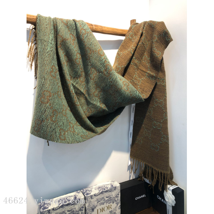 New in-stock cross-border scarves wholesale e-commerce live streaming, elegant little Chanel style double CC Little Chanel