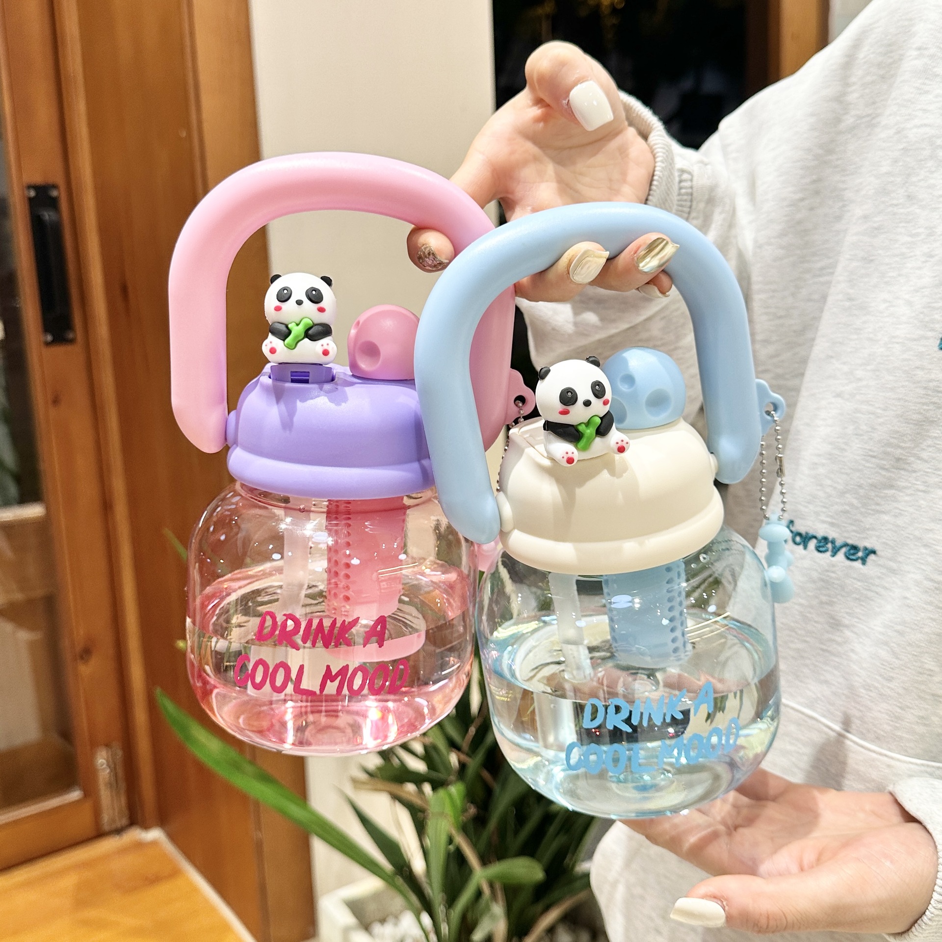 High appearance level, large-capacity girls' water bottle, hand-held straw cup, double-drinking cup, plastic cup, cute student water bottle, cold water bottle details Picture