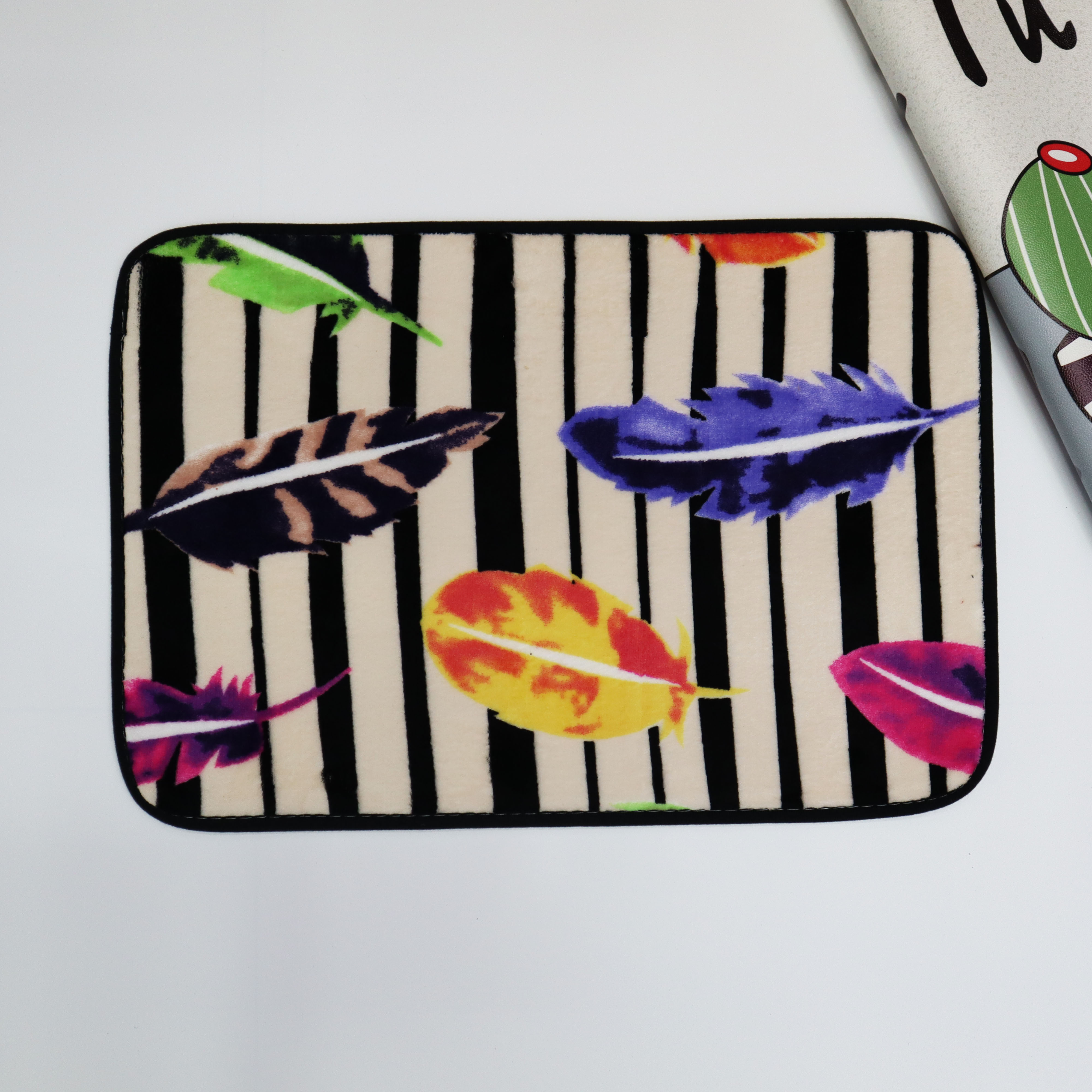 Coral fleece printed bathroom water-absorbing and anti-slip floor MATS, bathroom floor MATS, home carpets, door MATS Application Scenario