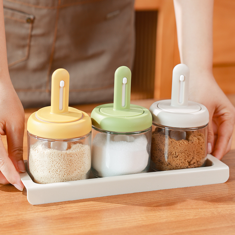 Adjustable spoon cover one-piece formed seasoning jar, glass household food-grade telescopic seasoning spoon and seasoning jar