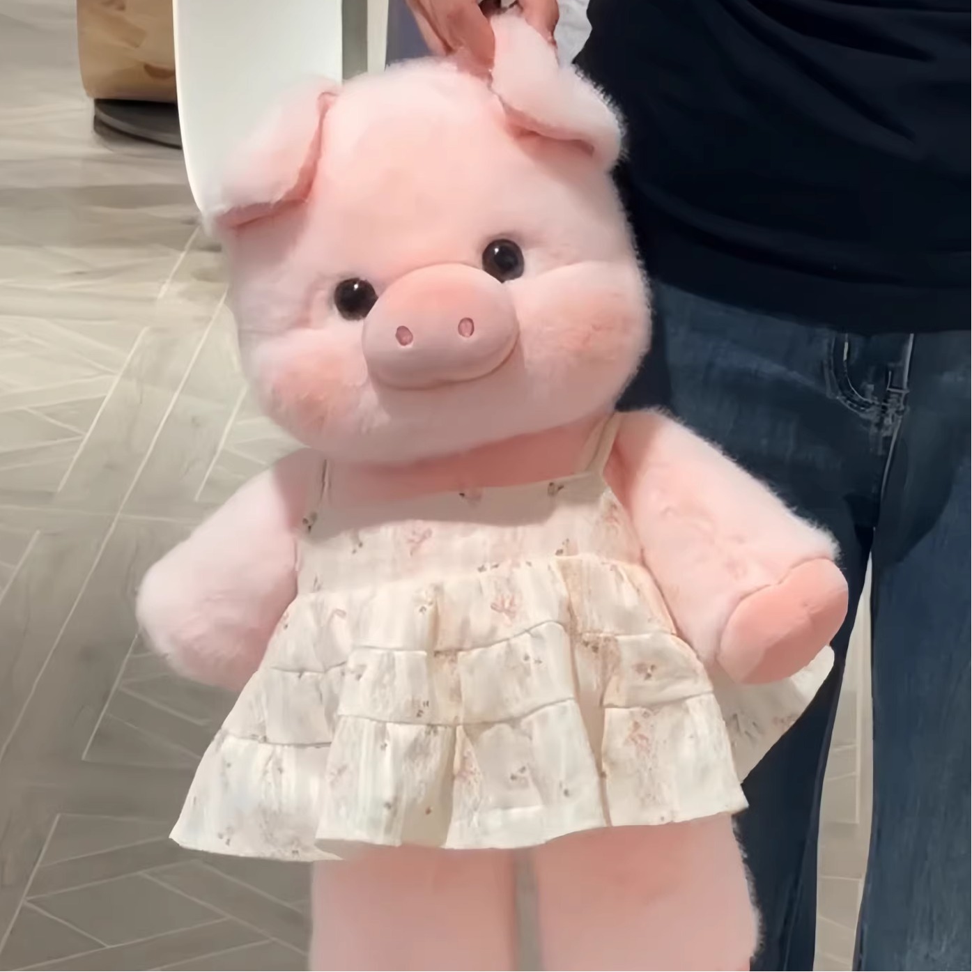 "Run Run Little Fragrant Pig Doll, Su Gaodi Little Calf plush Toy, Soothing and Sleeping Pillow, wholesale of foreign trade doll dolls. details Picture