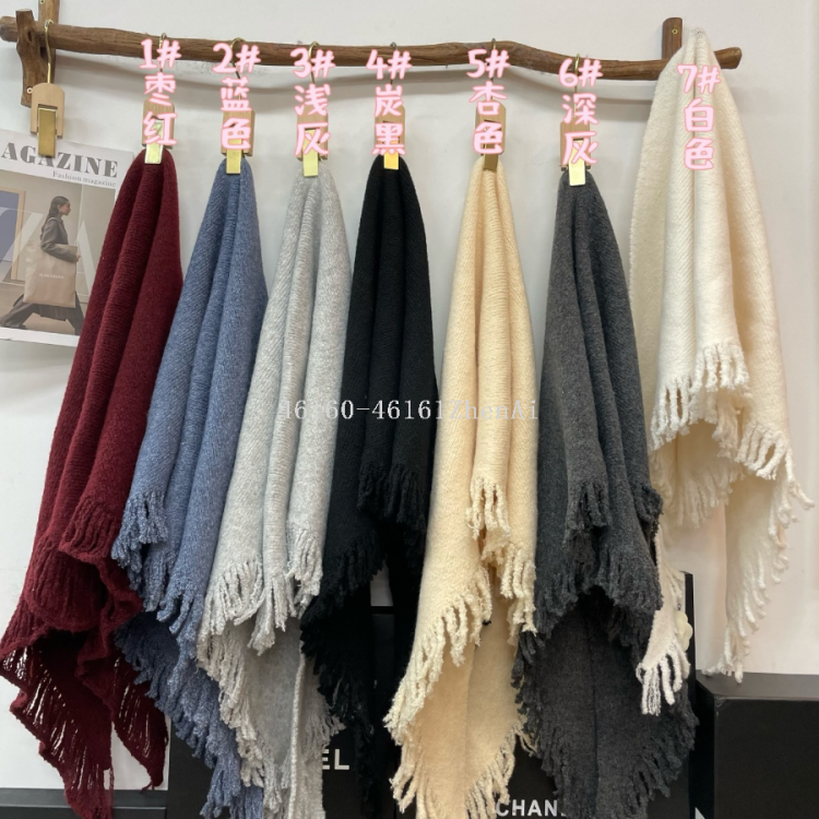 Wholesale of new cross-border export in-stock scarves, plain triangular shawls, e-commerce live streaming supply chain Item Picture