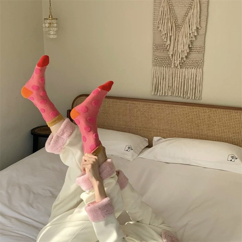New autumn and winter three-dimensional polka dot loop mid-calf socks, women's warm floor socks, ins style contrasting color pure cotton pile socks details Picture