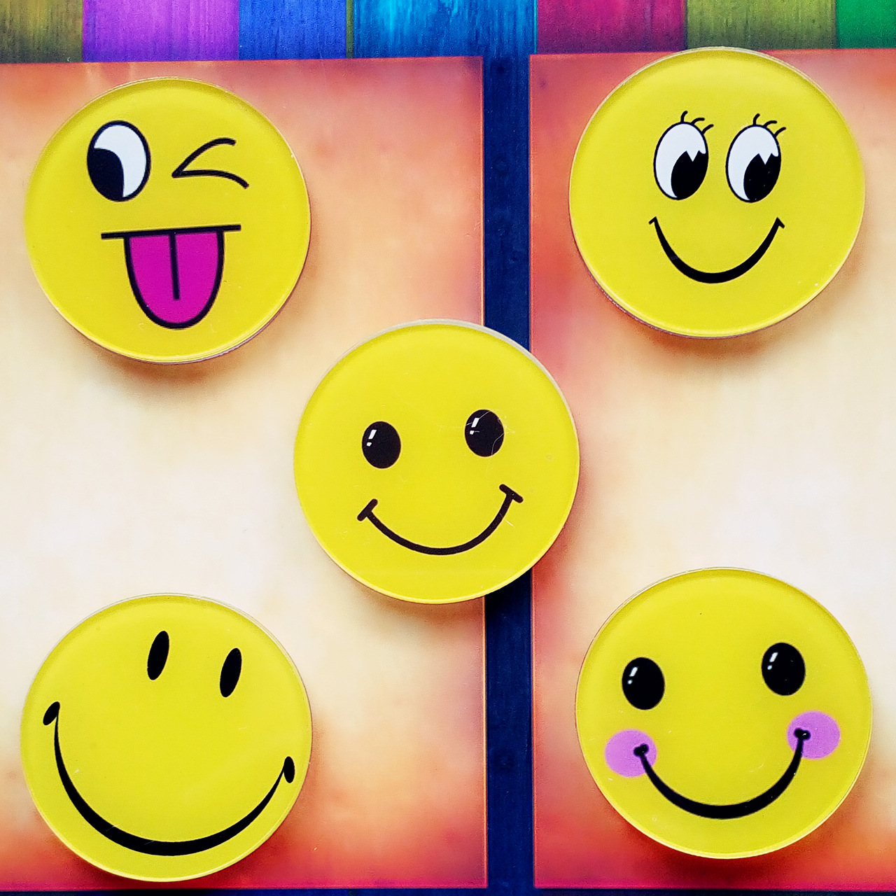 Japanese and Korean Ins-style cartoon cute smiling faces, girlish and adorable brooches, fresh and simple badges, DIY accessories Specification image
