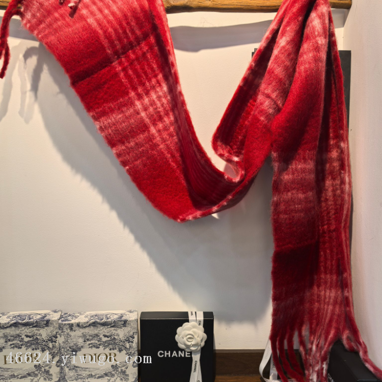 The Monet Garden series fresh checkered thick beard is in high demand in the wholesale e-commerce live-streaming supply chain of in-stock scarves Application Scenario