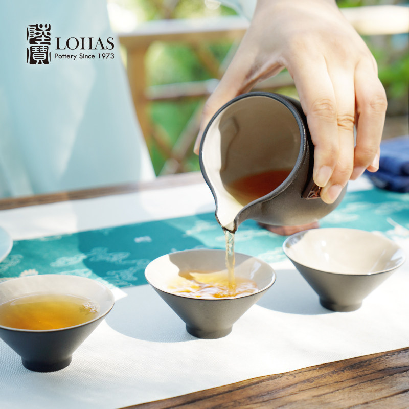 The high-end ceramic tea set Lu Bao JSSCL001BK is home to mountains, waters, tea, etiquette, Zen style, black design and rural flavor