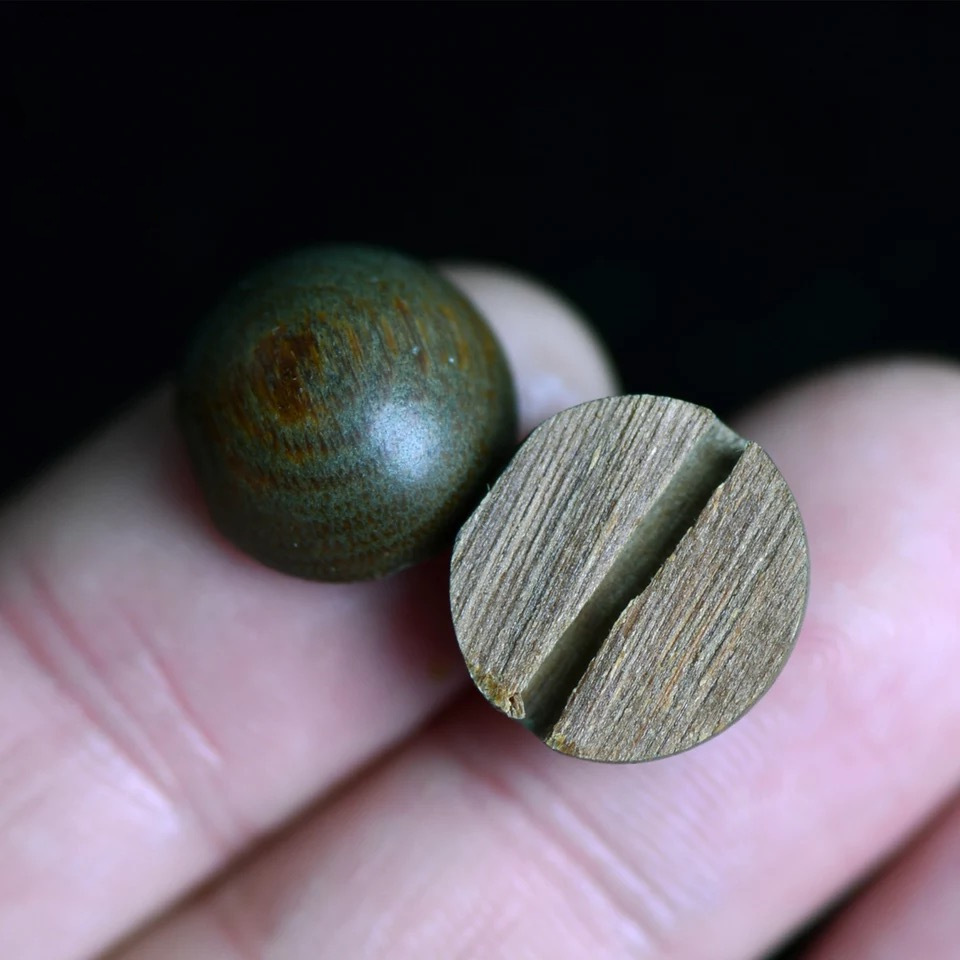 Natural green sandalwood Buddhist prayer beads bracelet for men, 1.8CM and 1.5CM Buddhist prayer beads bracelet accessories on promotion details Picture