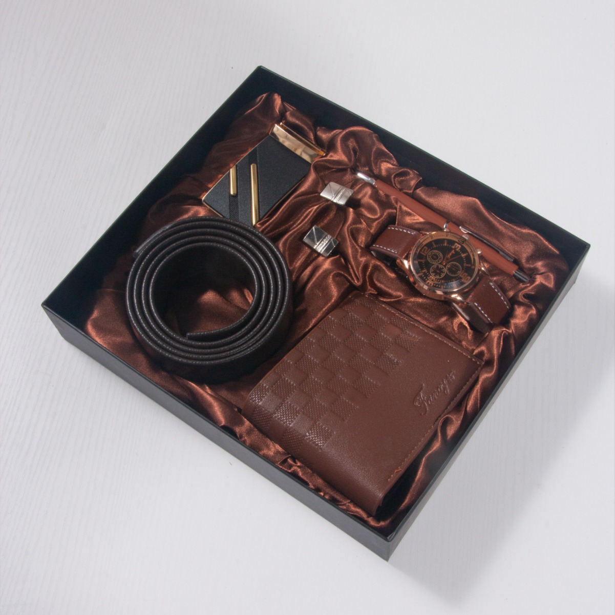 狂欢节白底实物图