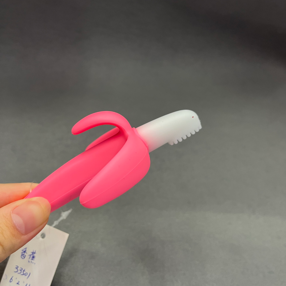 2022 Baby Toothbrush and teething Ring New all-silicone Banana teething Ring Silicone baby banana teething ring anti-hole Specification image