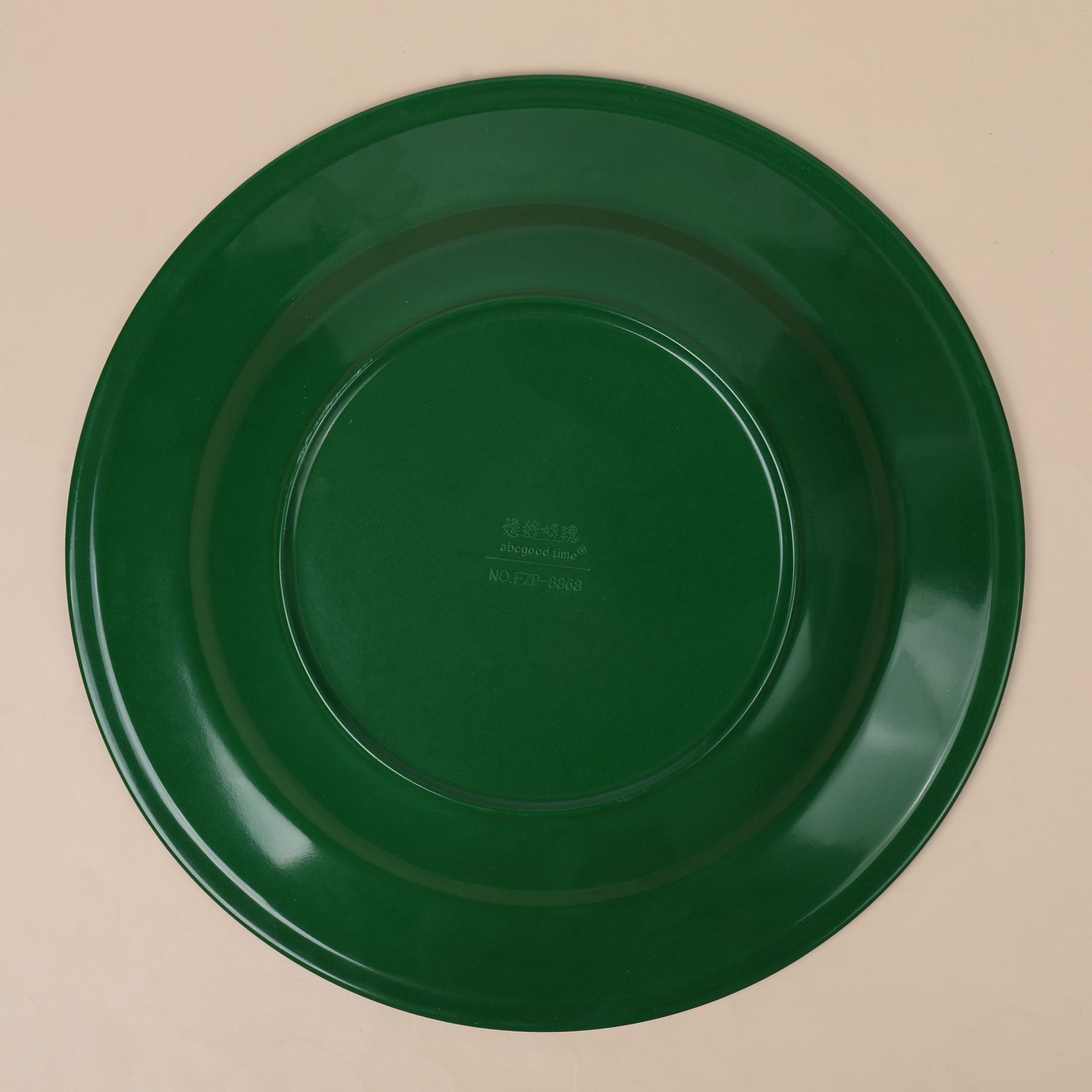 Ceramic plates, hotel tableware, round scallop plates, shallow plates, hot dish plates, Western steak plates, creative irregular-shaped plates Application Scenario