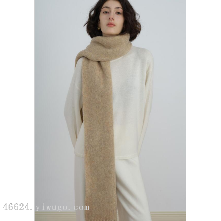 ويقدّم بائع وشاح جديد من وشاح عبر الحدود وشاح من الصوف إلى سلسلة الإمداد مباشرة Item Picture