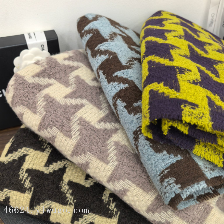 Wholesale of cross-border scarves in stock, e-commerce live streaming, supply chain, classic airplane windmill pattern, thousand bird pattern Item Picture