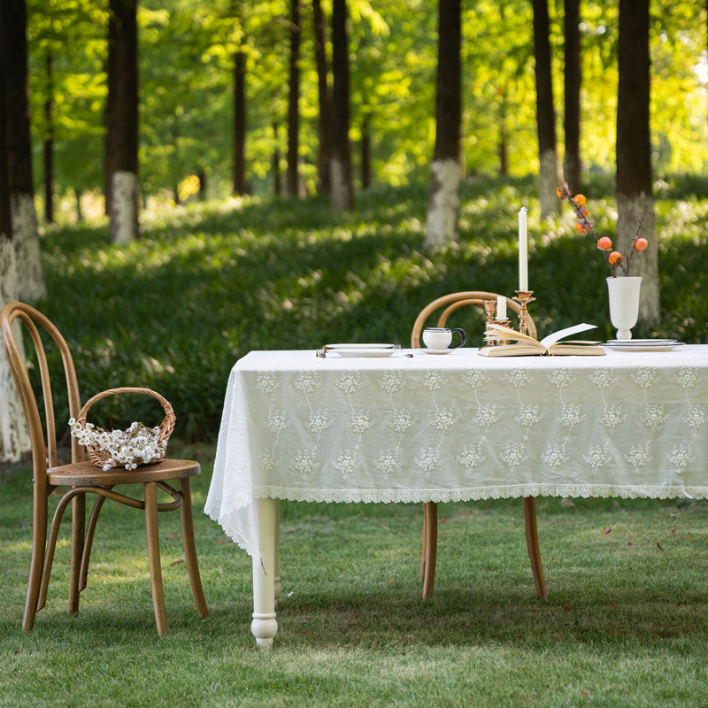 French-style lace tablecloth, pure cotton three-dimensional white embroidered lotus leaf coffee table cloth, tablecloth, wedding decoration and hair service details Picture