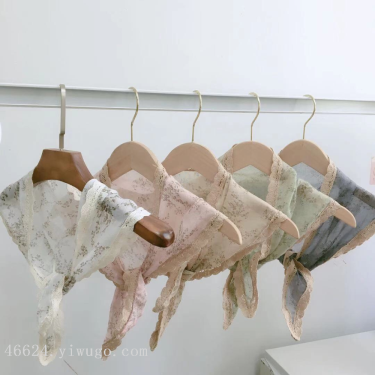 The export Japanese and Korean style triangular scarves are very elegant and fresh. The lace is all made of cotton and linen Specification image