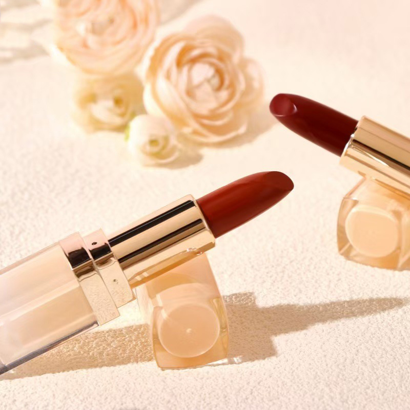 The lustrous lip balm moisturizing formula smooth application for high-quality, vibrant lip finish Specification image