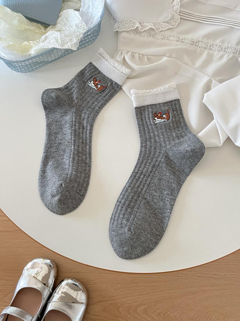 Boneless mesh mid-calf socks, black fungus edge embroidered little dog color-blocking pile socks, summer breathable and sweat-absorbing grey women's socks Item Picture