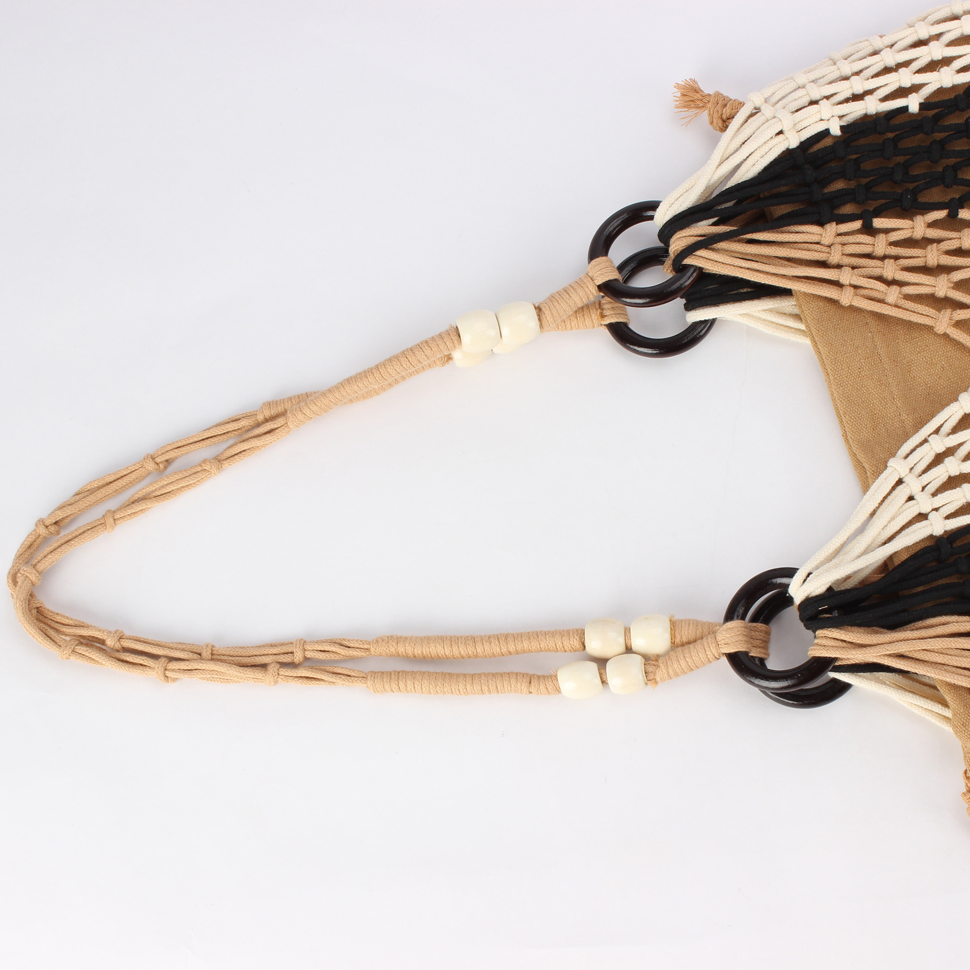 The new hand-woven bag with hollowed-out tassels is a versatile choice for daily wear and a seaside vacation photo shoot for ladies Item Picture