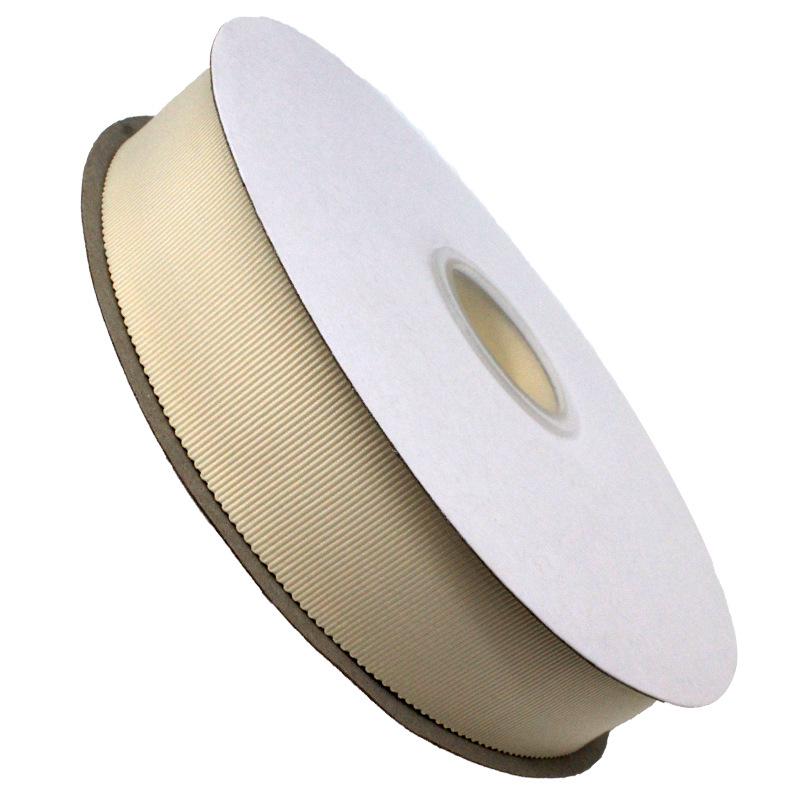 The manufacturer has a large quantity of multi-color polyester hat straps in stock. The gift box decoration can be made into a solid color woven strap with a bow Application Scenario