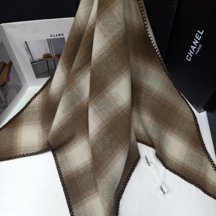 Export scarf wholesale e-commerce live streaming Korean British-style fringed triangular scarves supply chain supply Item Picture
