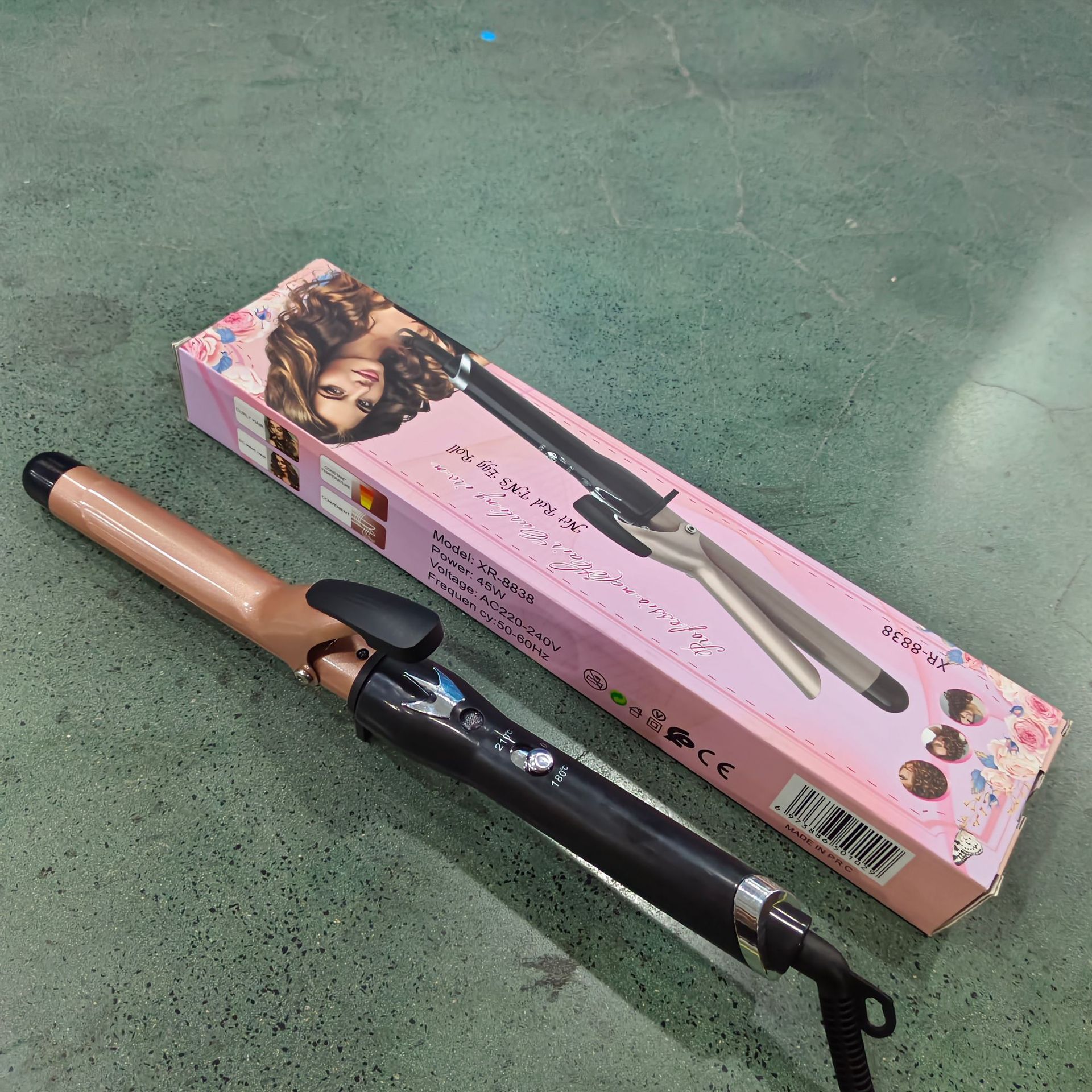 卷发棒/免烫卷发棒/卷发器/卷发棒在几号门/美发棒白底实物图