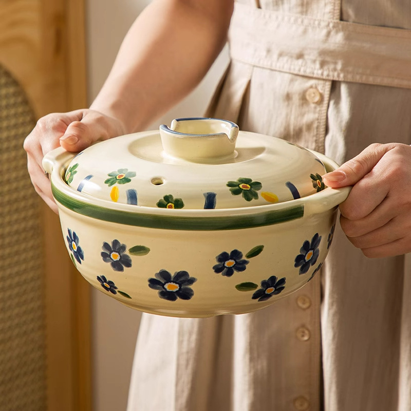 Hand-painted blue cherry blossom clay pot, clay pot for soup, household gas stew pot, Japanese ceramic stew pot, gas stove soup pot details Picture