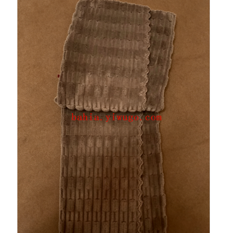 Kitchen stain removal and cleaning cloth, embroidered watermelon style thickened coral fleece cloth, household absorbent dishcloth Application Scenario