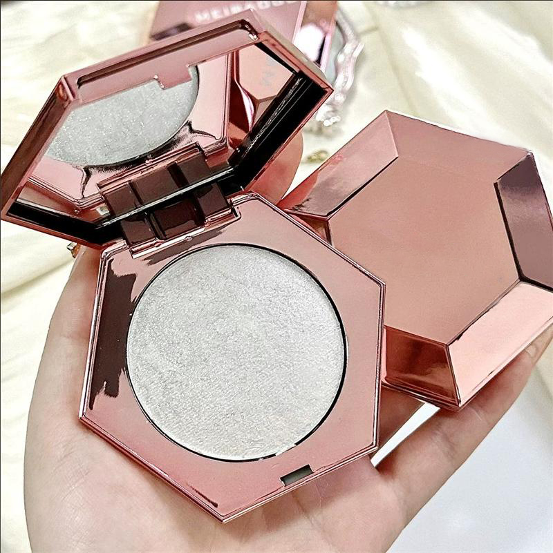 Diamond Highlighter Makeup plate, powder compact, pearlescent brightening, waterproof and long-lasting, Vegan eyeshadow, Potato face makeup Application Scenario